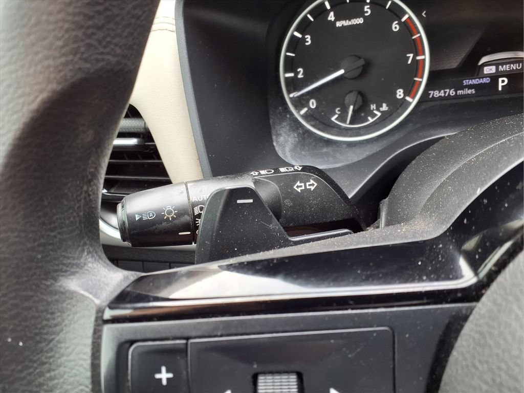 Used 2022 Nissan Rogue SV FWD image 18
