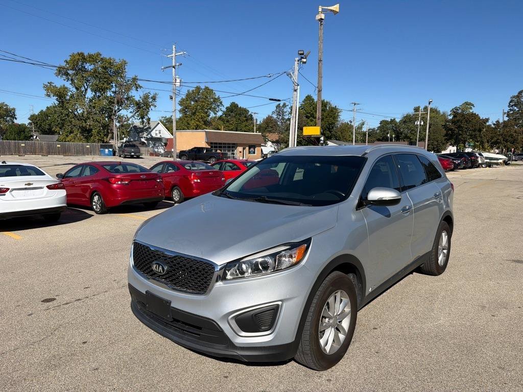 Used 2017 Kia Sorento AWD w/ LX Convenience Package image 4