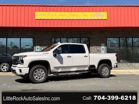 Used 2024 Chevrolet Silverado 2500 High Country w/ Technology Package image 1