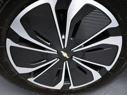 Used 2025 Chevrolet Blazer EV LT image 46