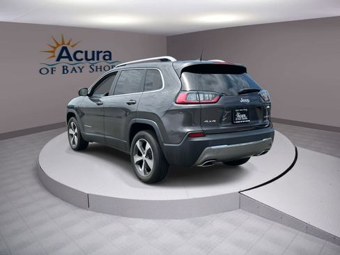 Used 2019 Jeep Cherokee Limited image 3