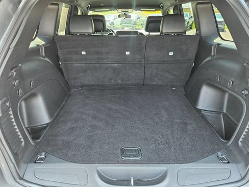 Used 2021 Jeep Grand Cherokee Laredo X AWD/4WD image 23