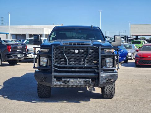 Used 2021 Chevrolet Silverado 2500 Custom w/ Custom Value Package AWD/4WD image 2