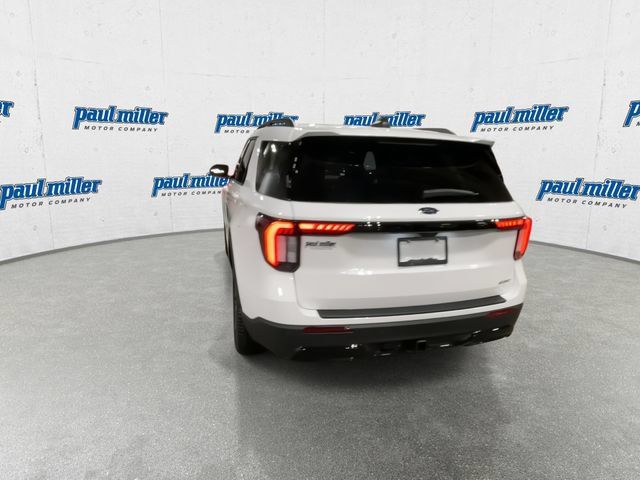 Used 2026 Ford Explorer ST-Line w/ ST-Line Street Pack AWD/4WD image 9