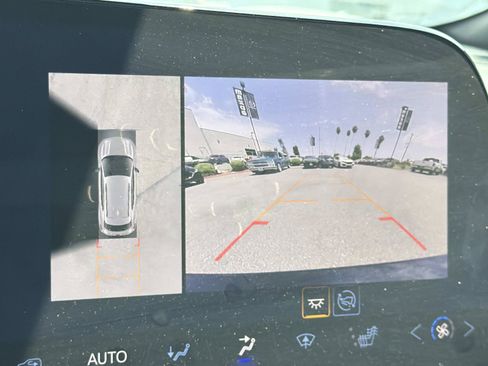 Used 2025 Chevrolet Equinox EV LT w/ LPO, All-Weather Mat Package FWD image 12