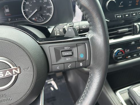 Certified 2022 Nissan Pathfinder SL w/ SL Black Package FWD image 18