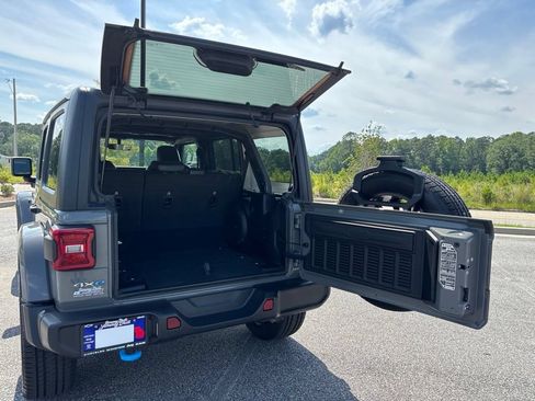 Used 2023 Jeep Wrangler Unlimited Sahara AWD/4WD image 52