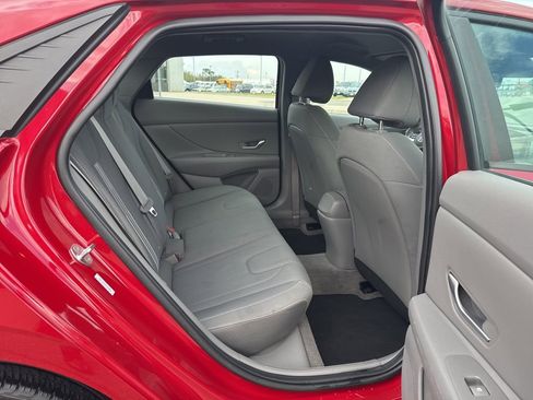 Used 2023 Hyundai Elantra SEL w/ Convenience Package image 17