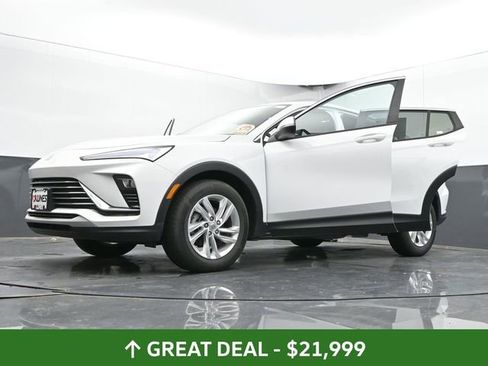 Used 2025 Buick Envista Preferred image 71