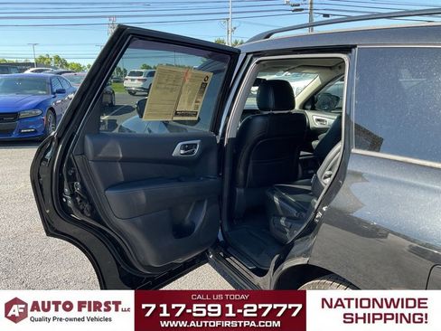 Used 2018 Nissan Pathfinder SL w/ Midnight Edition Package AWD/4WD image 6