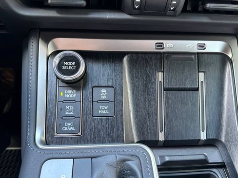 Used 2025 Lexus GX 550 AWD/4WD image 27