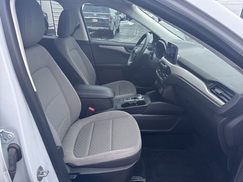 Used 2022 Ford Escape SE image 25