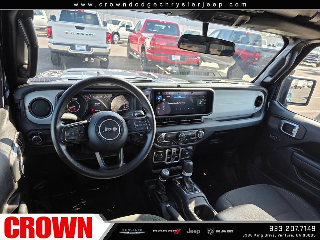 Used 2025 Jeep Gladiator Mojave AWD/4WD image 15