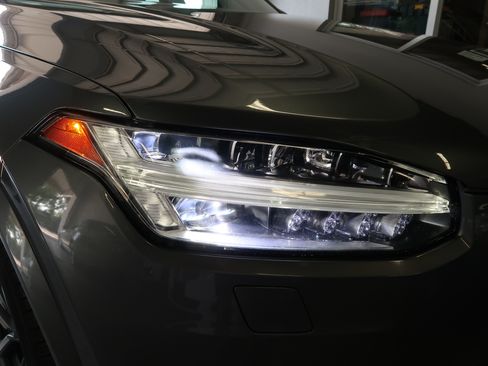 Used 2017 Volvo XC90 T6 Momentum w/ Vision Package AWD/4WD image 43