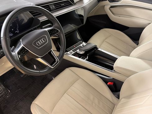 Used 2024 Audi Q8 e-tron Premium AWD/4WD image 9