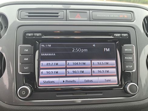 Used 2015 Volkswagen Tiguan S image 21