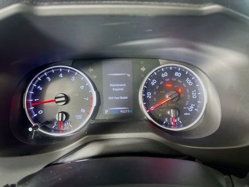 Used 2019 Toyota RAV4 LE FWD image 15