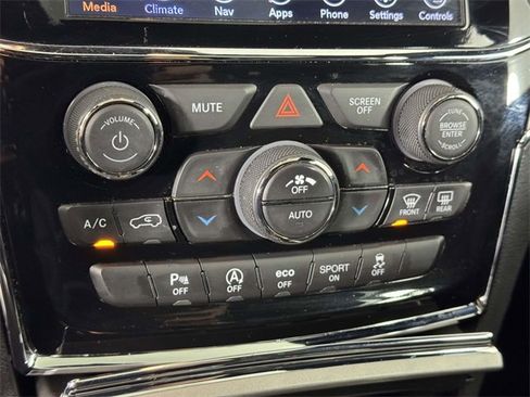 Used 2020 Jeep Grand Cherokee Limited image 28