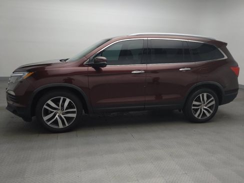 Used 2017 Honda Pilot Touring image 2