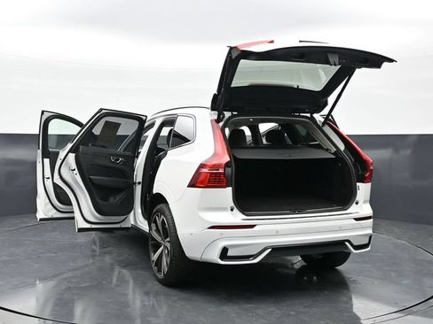 Used 2024 Volvo XC60 T8 Ultimate w/ Climate Package AWD/4WD image 44