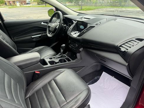 Used 2017 Ford Escape Titanium AWD/4WD image 32