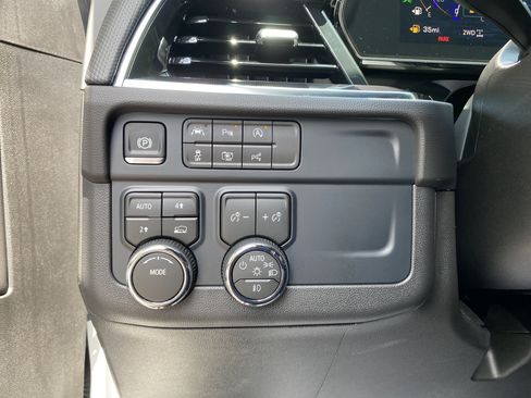 Used 2026 Chevrolet Tahoe RST w/ Comfort Package AWD/4WD image 17