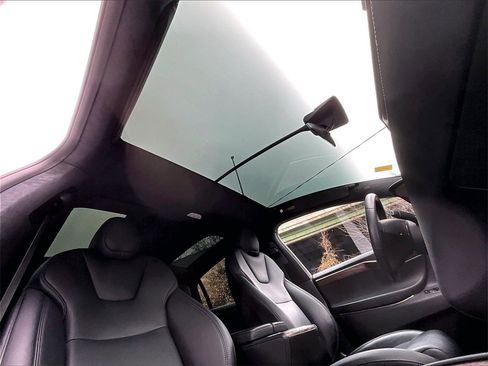 Used 2020 Tesla Model X Long Range image 27