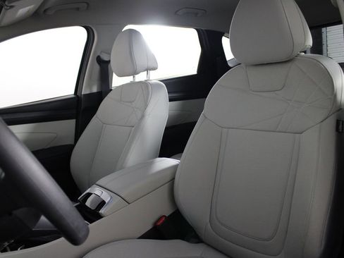 Certified 2026 Hyundai Tucson SE image 18