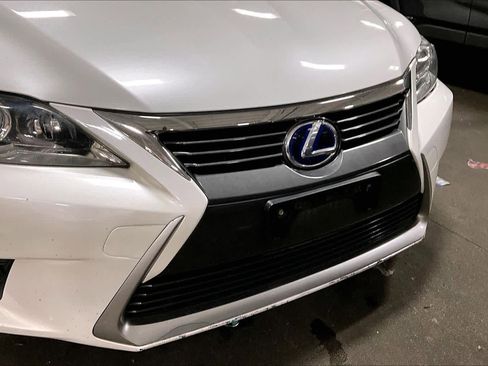 Used 2014 Lexus CT 200h image 29