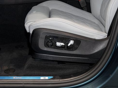 New 2026 BMW X5 xDrive40i w/ Climate Comfort Package image 16