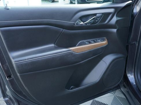 Used 2019 GMC Acadia SLE FWD image 16