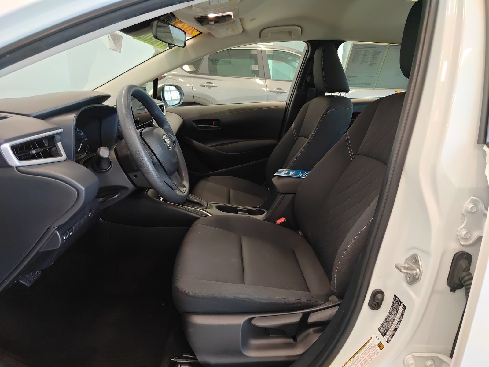 Used 2025 Toyota Corolla LE FWD image 10