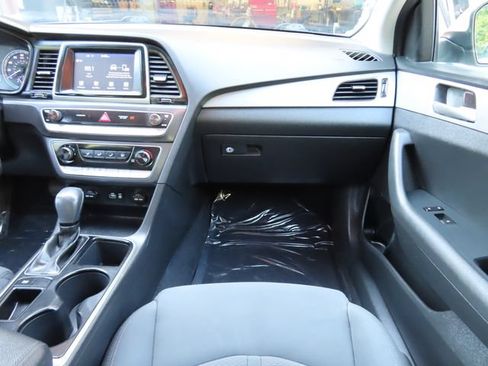 Used 2019 Hyundai Sonata SE FWD image 29