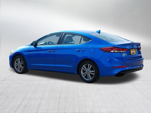 Used 2017 Hyundai Elantra SE FWD image 5