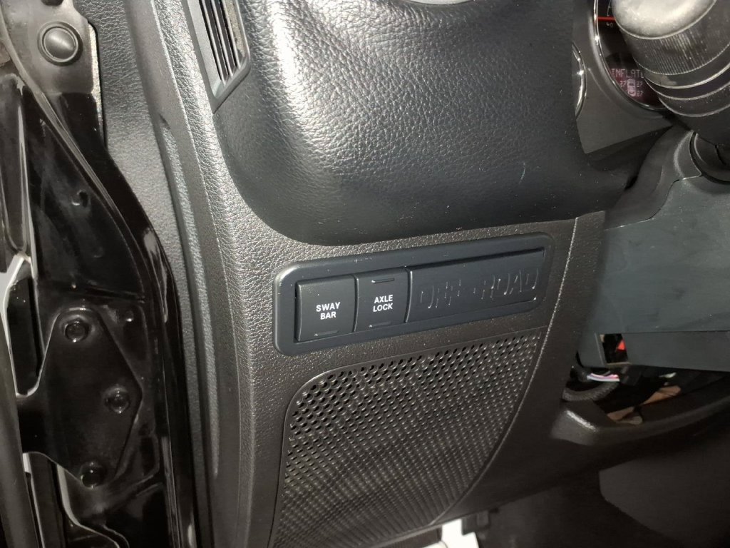 Used 2013 Jeep Wrangler Unlimited Rubicon AWD/4WD image 15