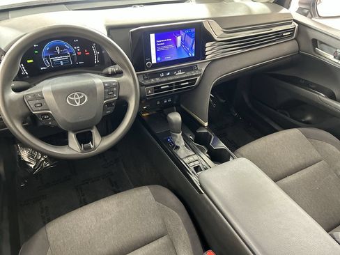 Used 2025 Toyota Camry LE FWD image 23