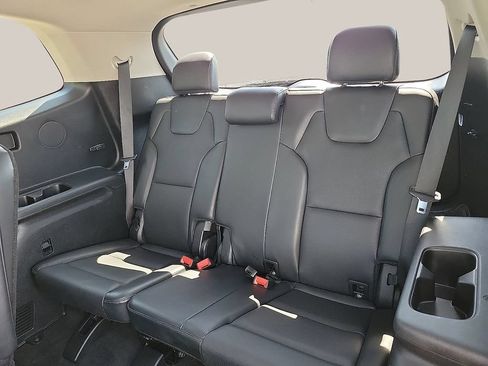 Used 2025 Kia Telluride S FWD image 8