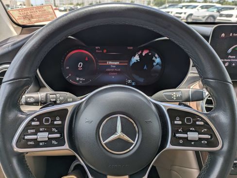 Used 2022 Mercedes-Benz GLC 300 image 30