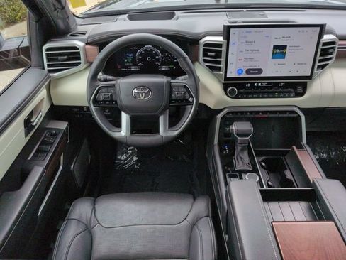 Used 2025 Toyota Sequoia Capstone AWD/4WD image 16