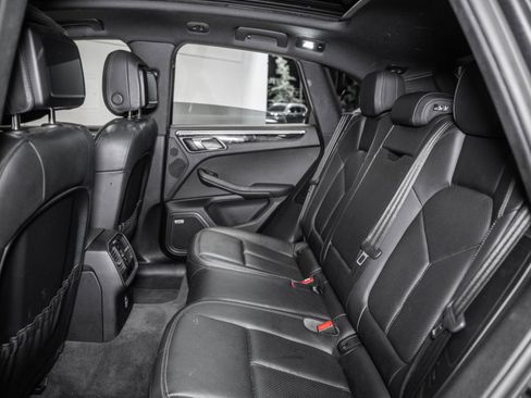 Used 2021 Porsche Macan S image 19