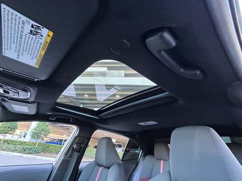 Used 2023 Toyota Corolla SE w/ SE Premium Package image 14