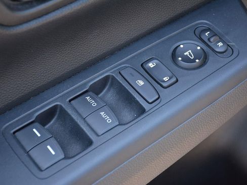 Used 2023 Honda CR-V EX image 11