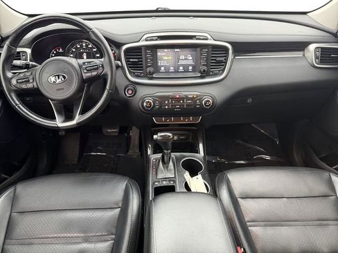 Used 2018 Kia Sorento EX image 17