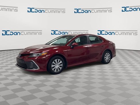 Used 2021 Toyota Camry LE FWD image 4