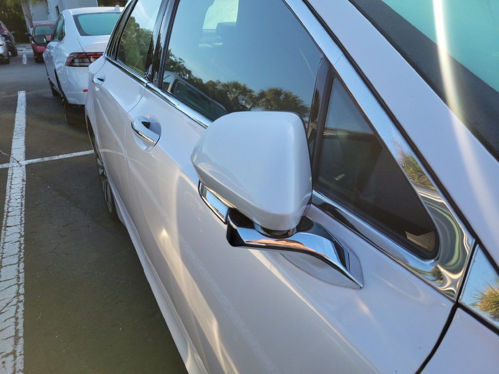 Used 2017 Lincoln MKZ Reserve w/ Technology Package FWD image 10