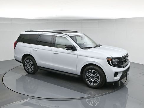 Used 2025 Ford Expedition Active image 47