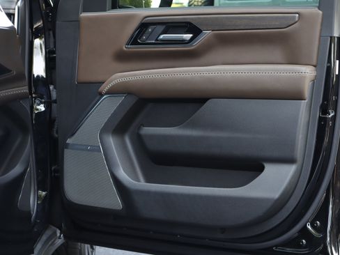 Used 2026 GMC Yukon Denali Ultimate w/ LPO, Floor Liner Package AWD/4WD image 29