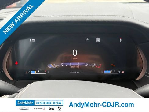 Used 2023 Jeep Grand Cherokee Overland w/ Adv Protech Group III AWD/4WD image 9