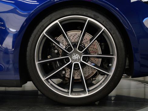 Used 2023 Porsche 911 Carrera image 11