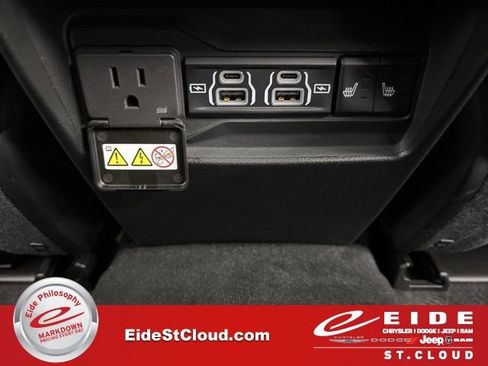 New 2025 Jeep Grand Cherokee Limited w/ Luxury Tech Group II image 33